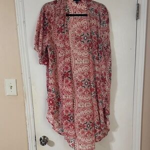 Torrid Red and Cream Floral Kimono 00